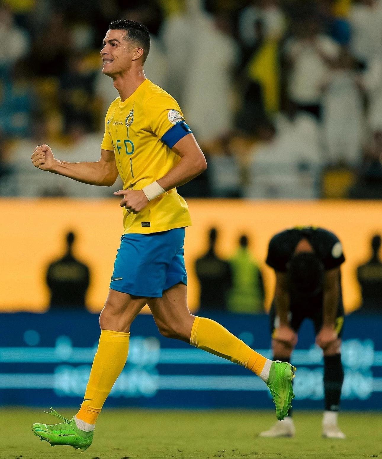 足坛炸锅！C罗直接给利雅得胜利下最后通牒：必须恢复两位葡籍高层的全部权力，否则罢