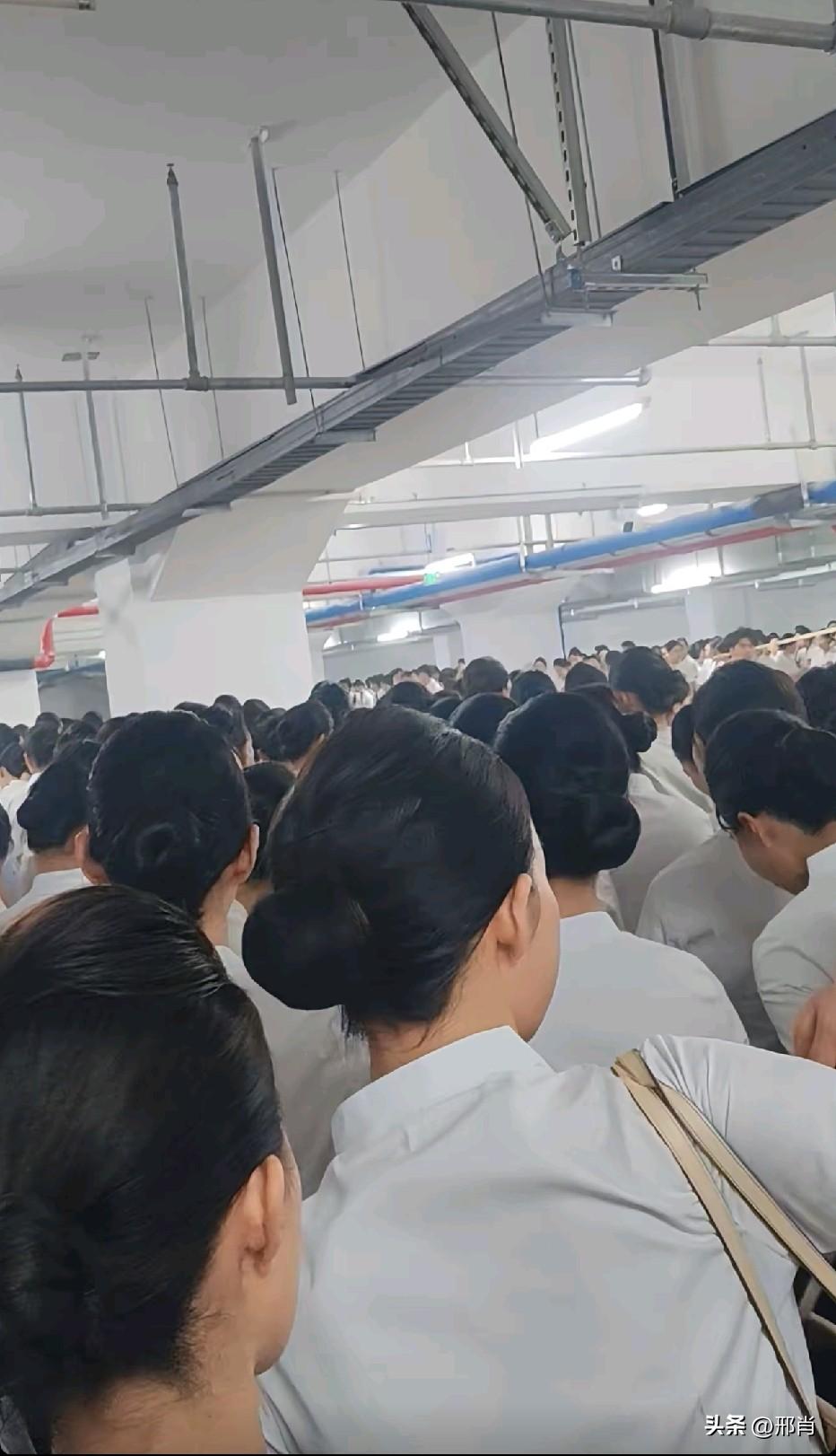 在这里，你会发现美女不是稀缺品