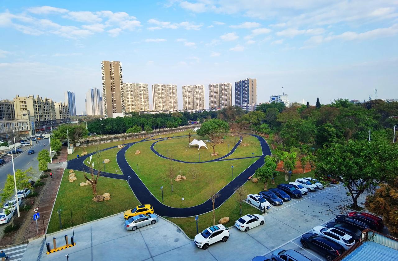 天晴了，回南天也来了！中山今天阴雨后天晴了，一清早太阳高悬，阳光普照，天朗气清，