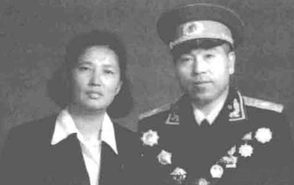 1952年，兵团副司令王智涛被评为正军级，他觉得受了天大的委屈，直到看见自己两位