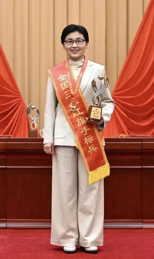 “混不下去回国了”？颜宁发微博回应：说这话的人多崇洋媚外啊！4月26日，中国科学