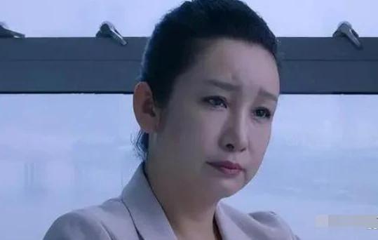 秦海璐新剧整得像观音菩萨，观众直言演一部剧换一张脸，演技不错，情商很高，就是医美