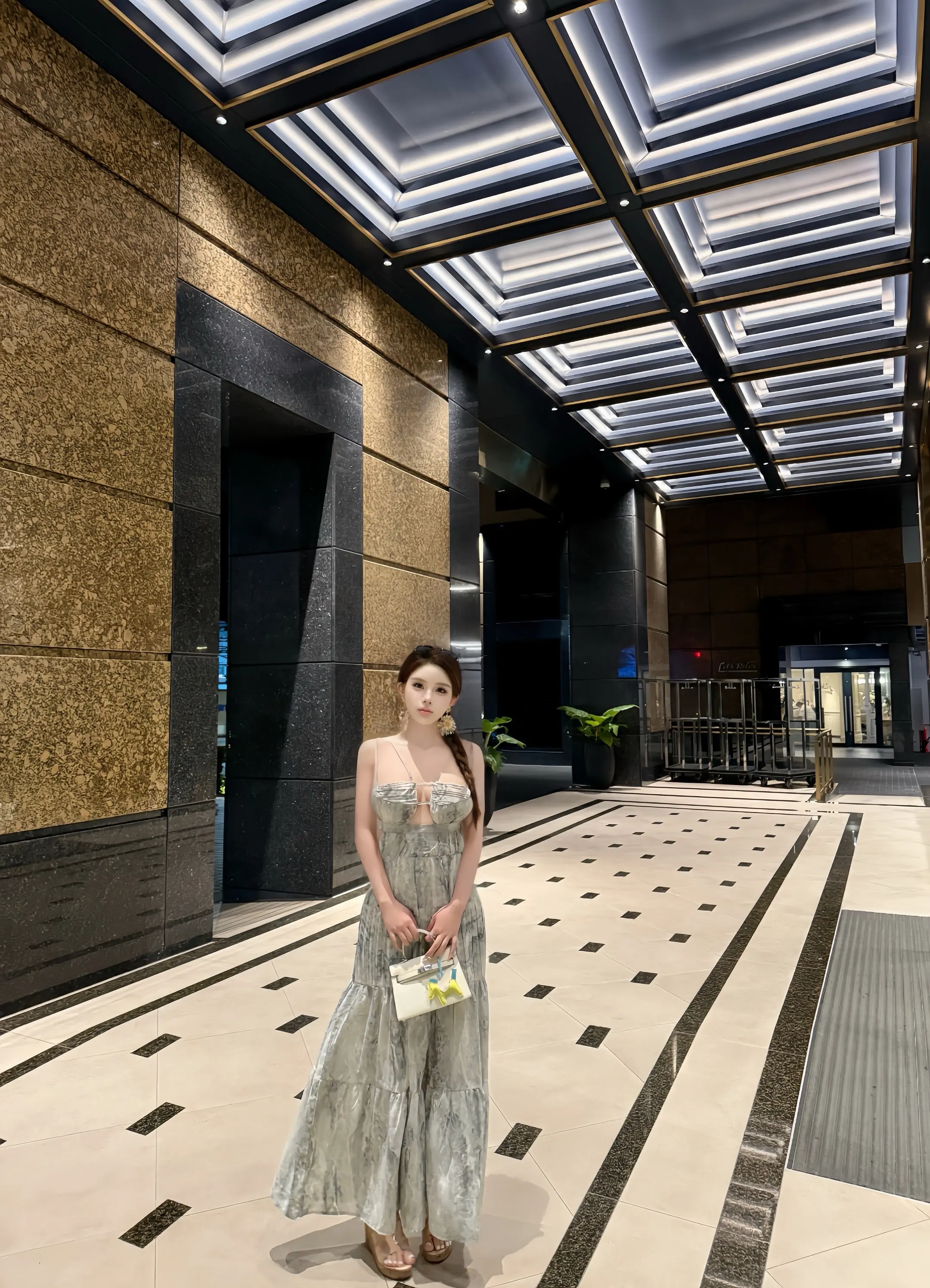 谁能把你的心抚慰 就算天黑