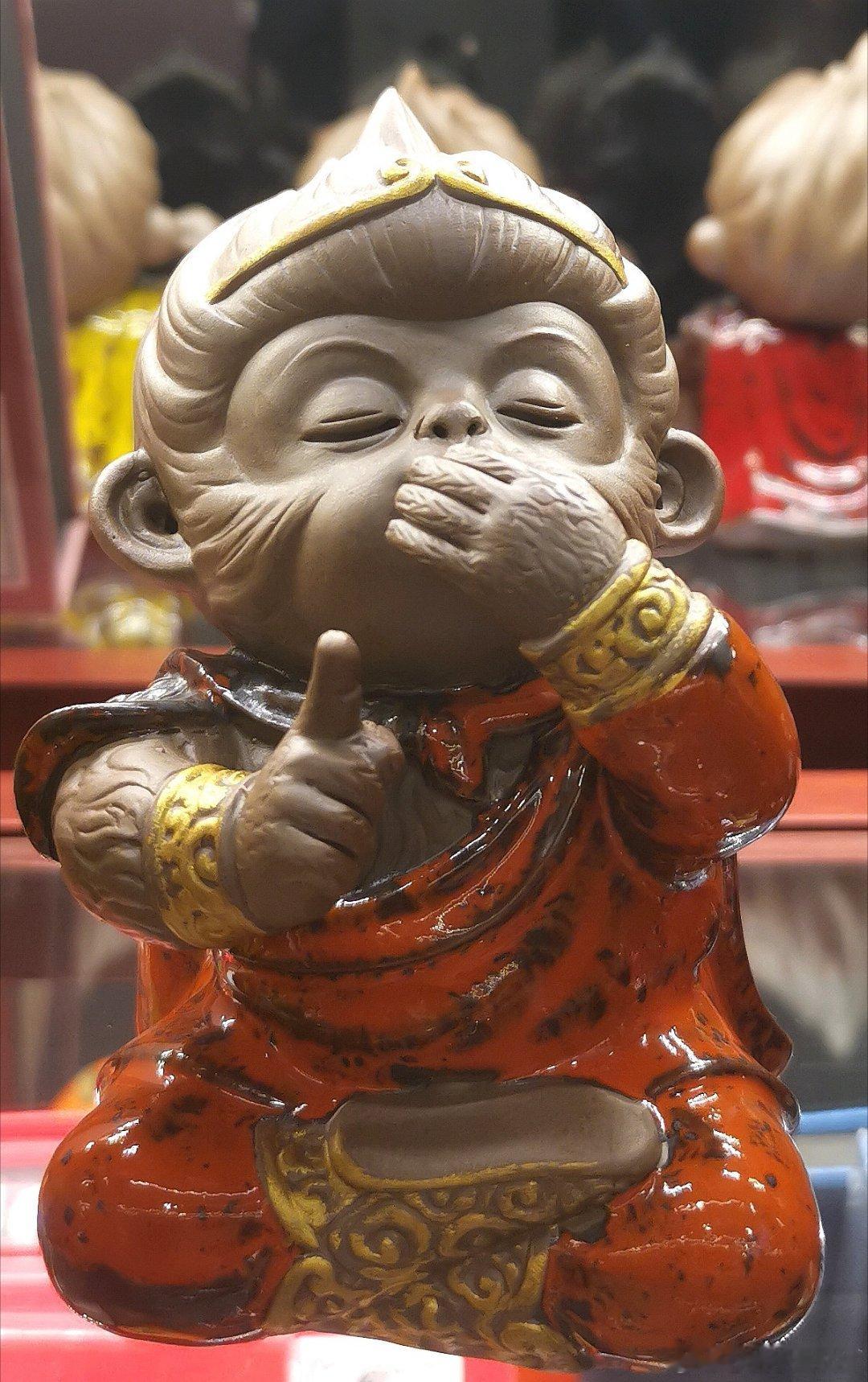 世界奇奇怪怪，我们要见怪不怪。       ——杜鸿丰 