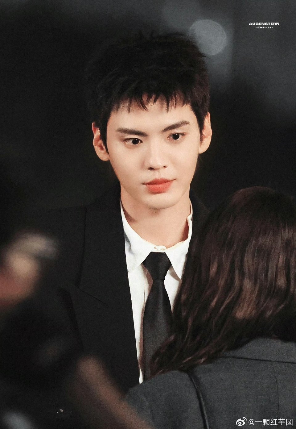 毕雯珺《黎明前他会归来》路透，这部剧造型好多啊！裴川海胆头也这么权威！ 