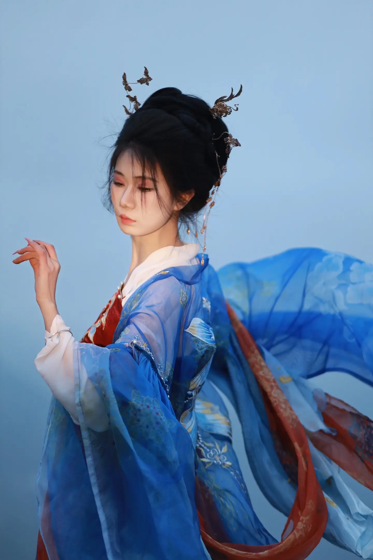 “我知道，这一切都是你为我编织的美梦。”