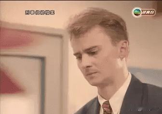 痛心！这位香港老戏骨烧炭身亡！
河国荣的离世，香港影视界失去了一位英才，他的离去