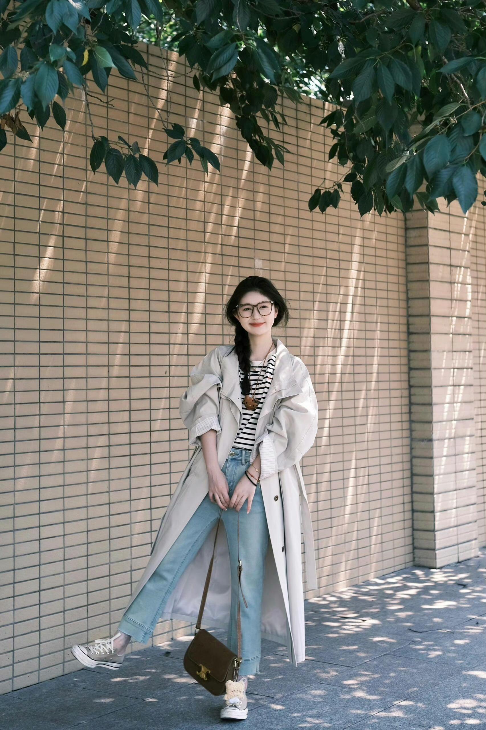 拍照很拘谨不会摆姿势的人有福了 