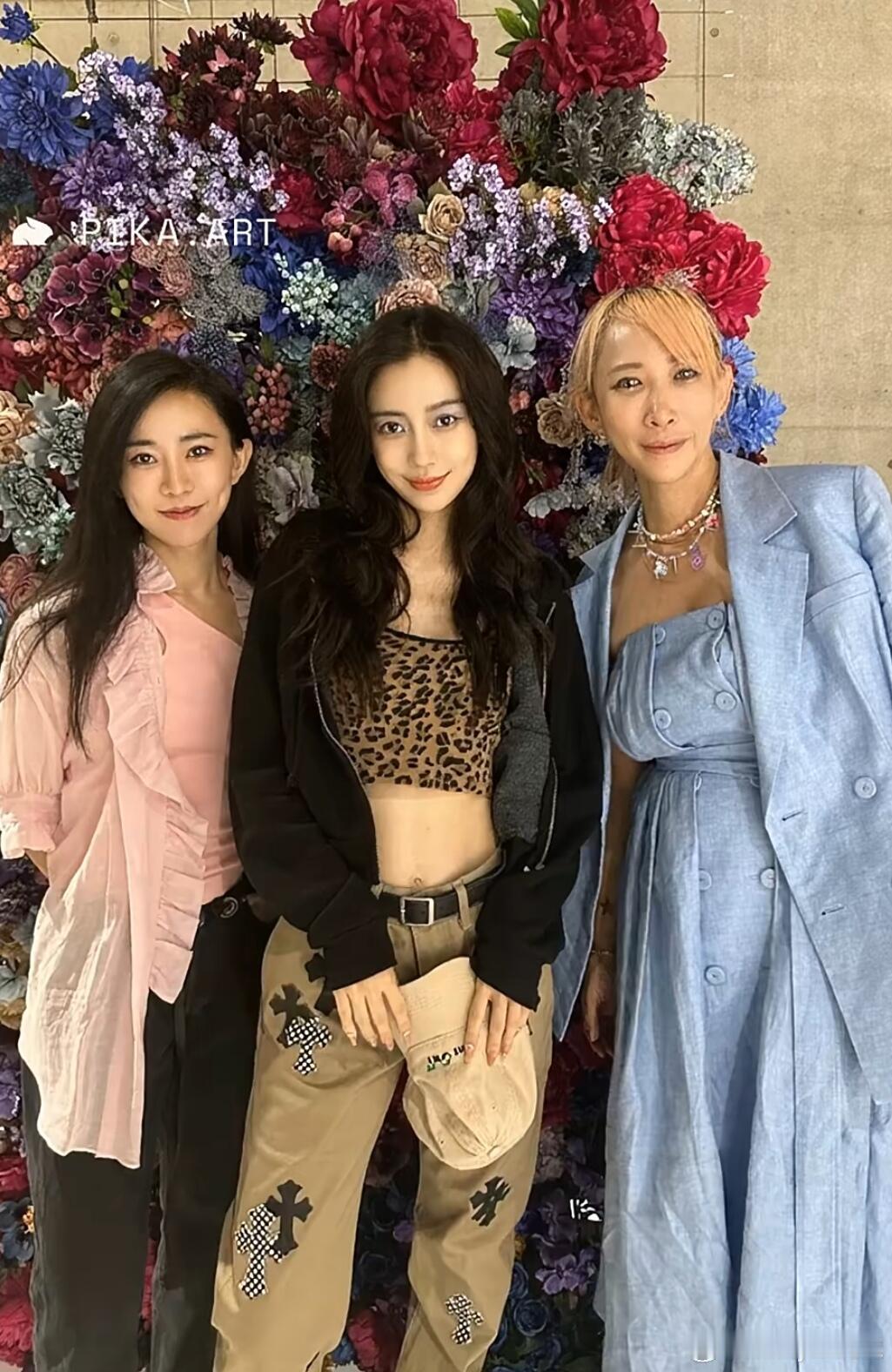 #Angelababy新合照#好像是去年拍的合照，结果藏到现在才发出来[二哈]#