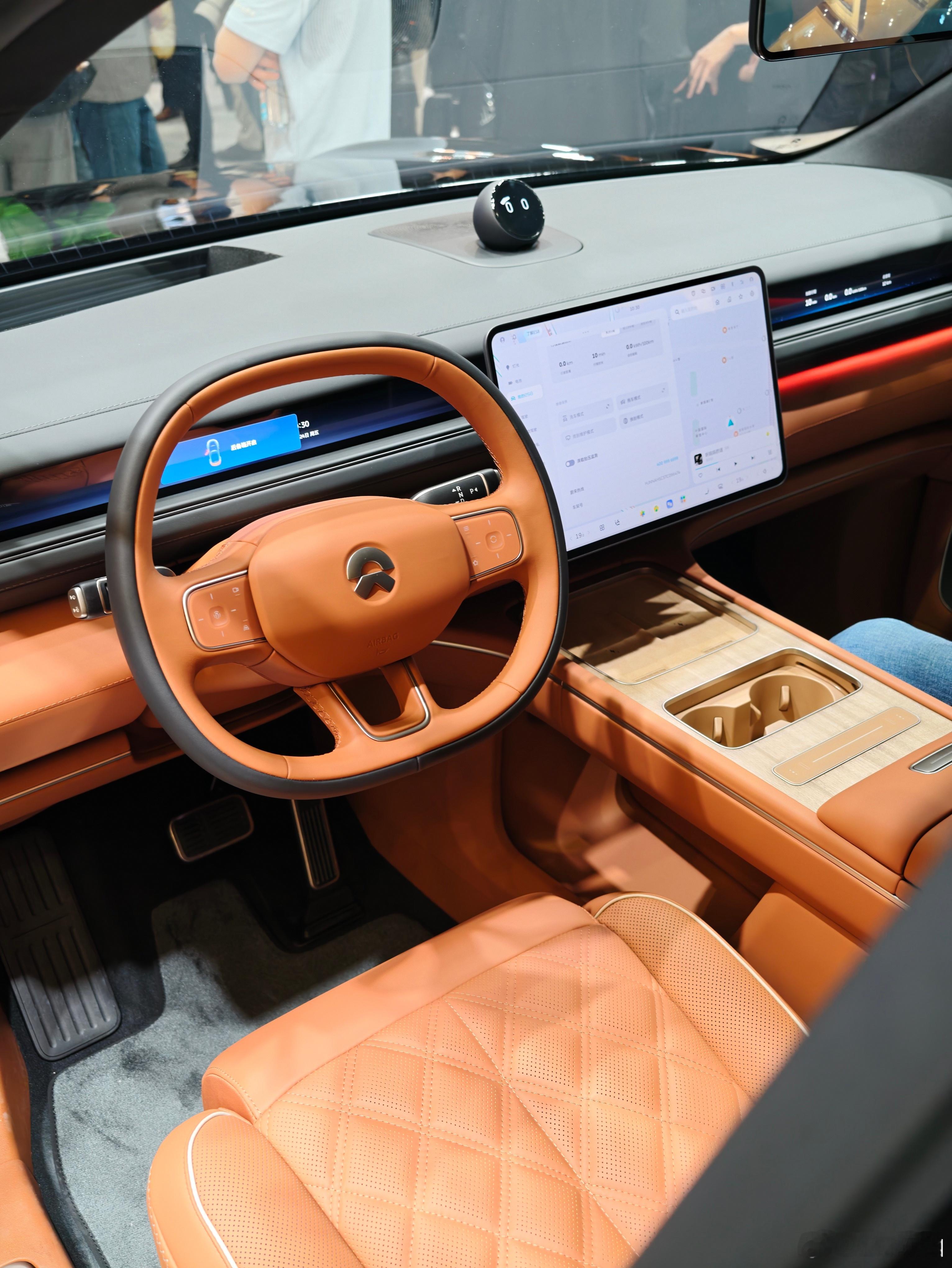 蔚来ES8玄金特别版可真帅啊！整车购买45.68万，BaaS电池租用34.88万