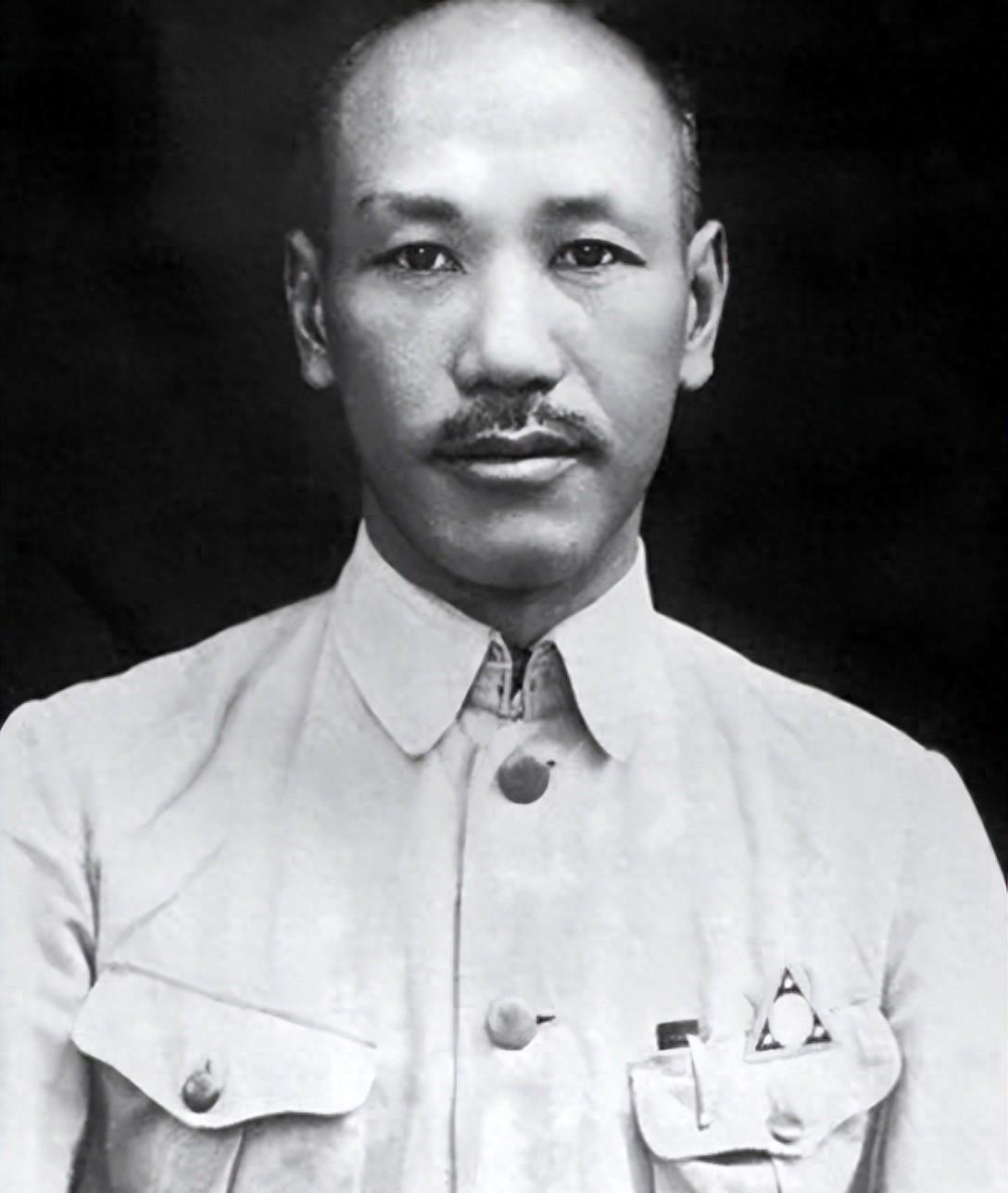 1950年蒋介石密使联络陈毅提议国共再合作，陈毅为何回绝并说让台湾自行发展
19