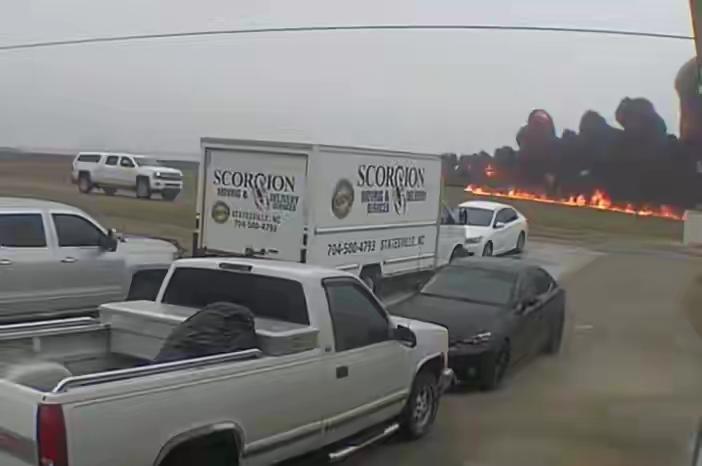 突发2025年12月18日，美国北卡罗来纳州斯泰茨维尔地区机场出大事了。一架塞斯