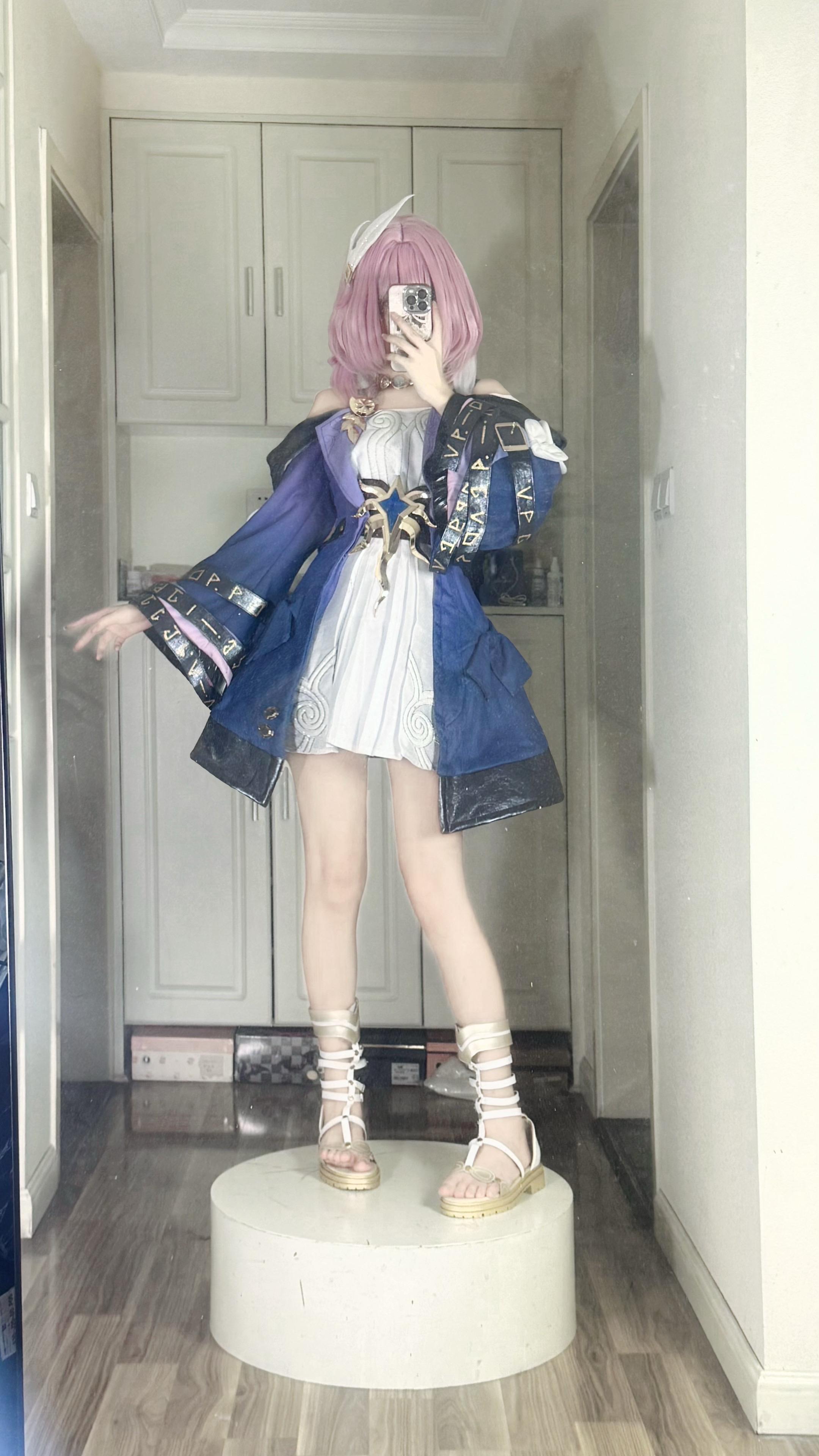 嗨～想我了吗♪？      一套衣服都是 家的