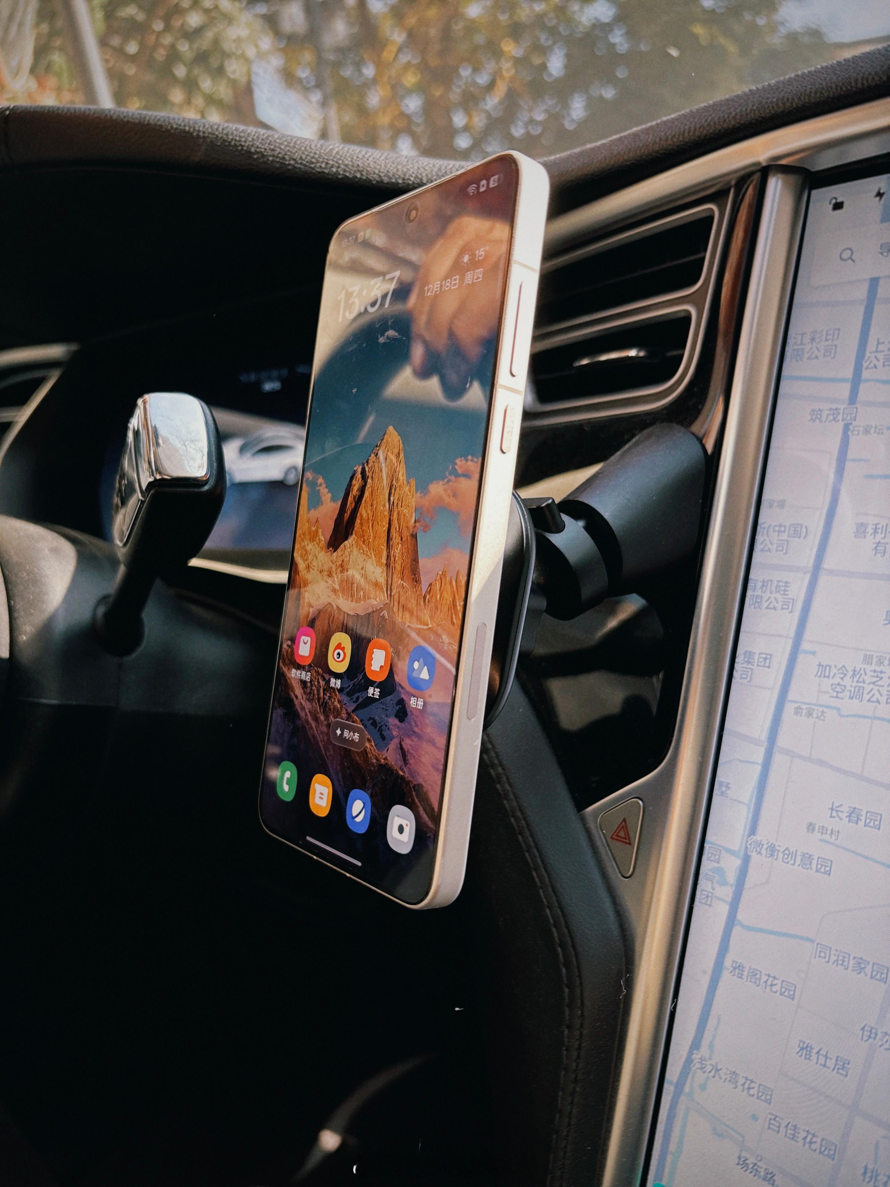 OPPO借鉴iPhone这一招很正确，全方位对标，在本地化服务以及AI上比苹果做