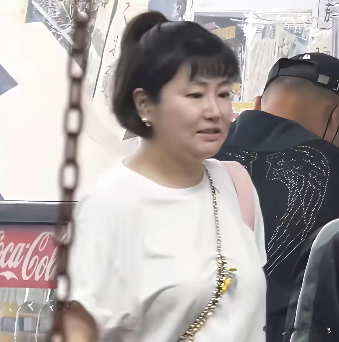 我的女神咋胖成这样了？差点没认出来