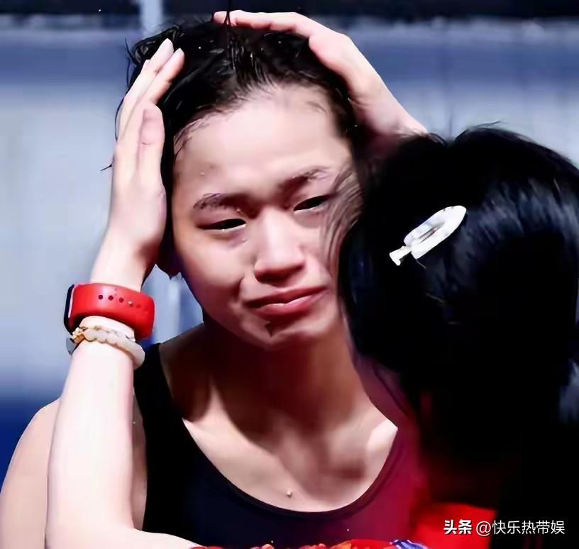 这姑娘真实啊，接地气儿，来自普罗大众
而且当初跳水的目的就是为了给妈妈看病
现在