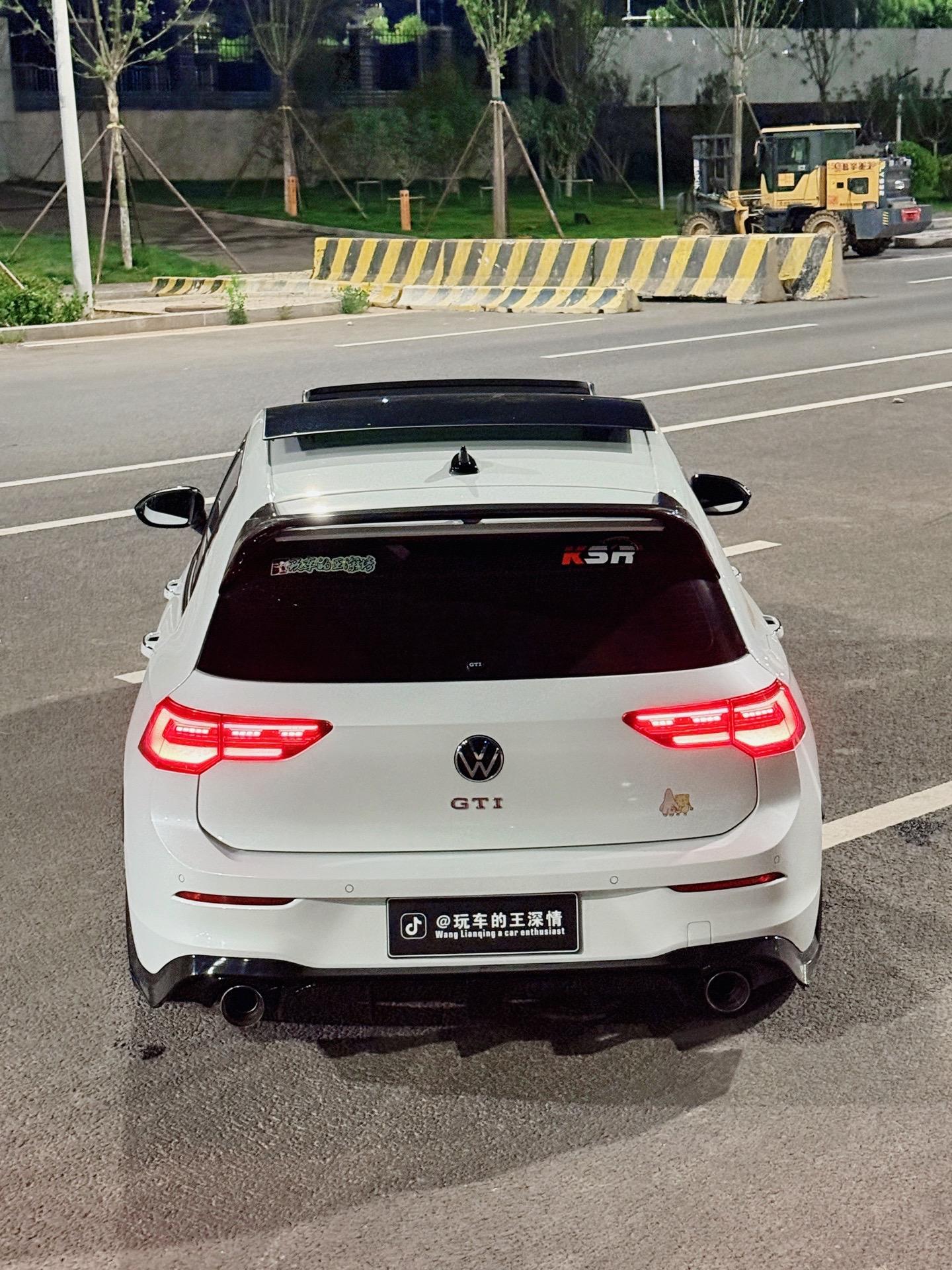 这小高到底哪里好、竟如此痴迷