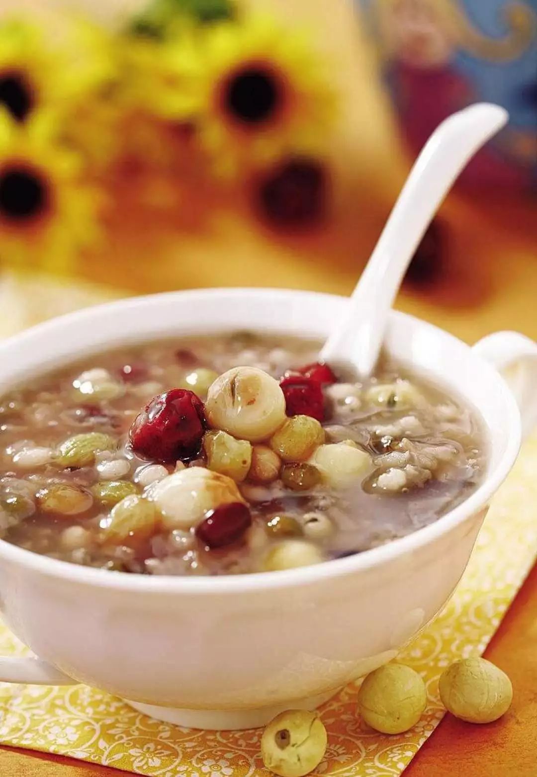 喝了腊八粥 就快过年啦，大家喝的腊八粥是甜的还是咸的？觉得谁更好喝？腊八腊八节