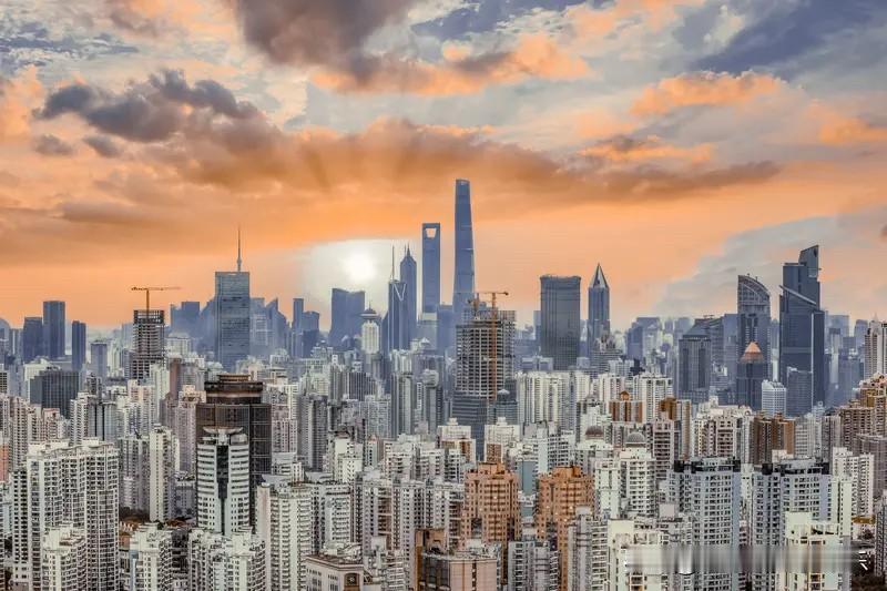 上海楼市今年表现的还不如北京楼市。
在今年的小阳春里面，上海楼市没有和北京楼市一