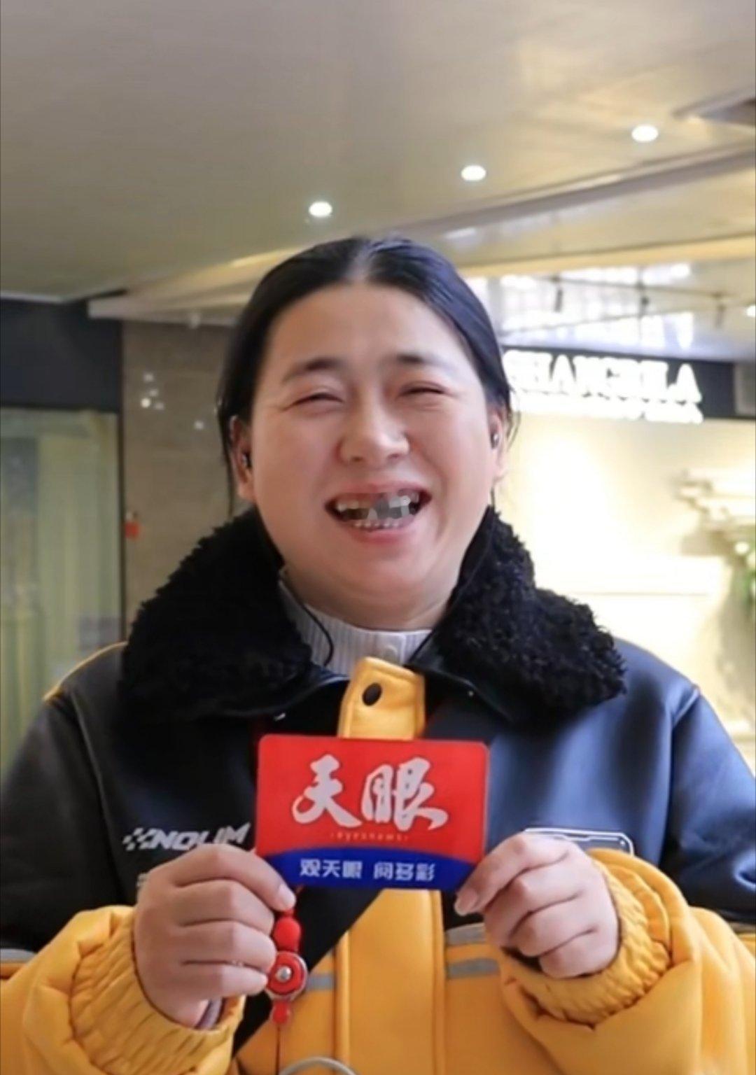 在贵阳跑外卖的幸福感今天的表彰现场，我看到的不仅是奖状和礼包，更是骑手们脸上的笑