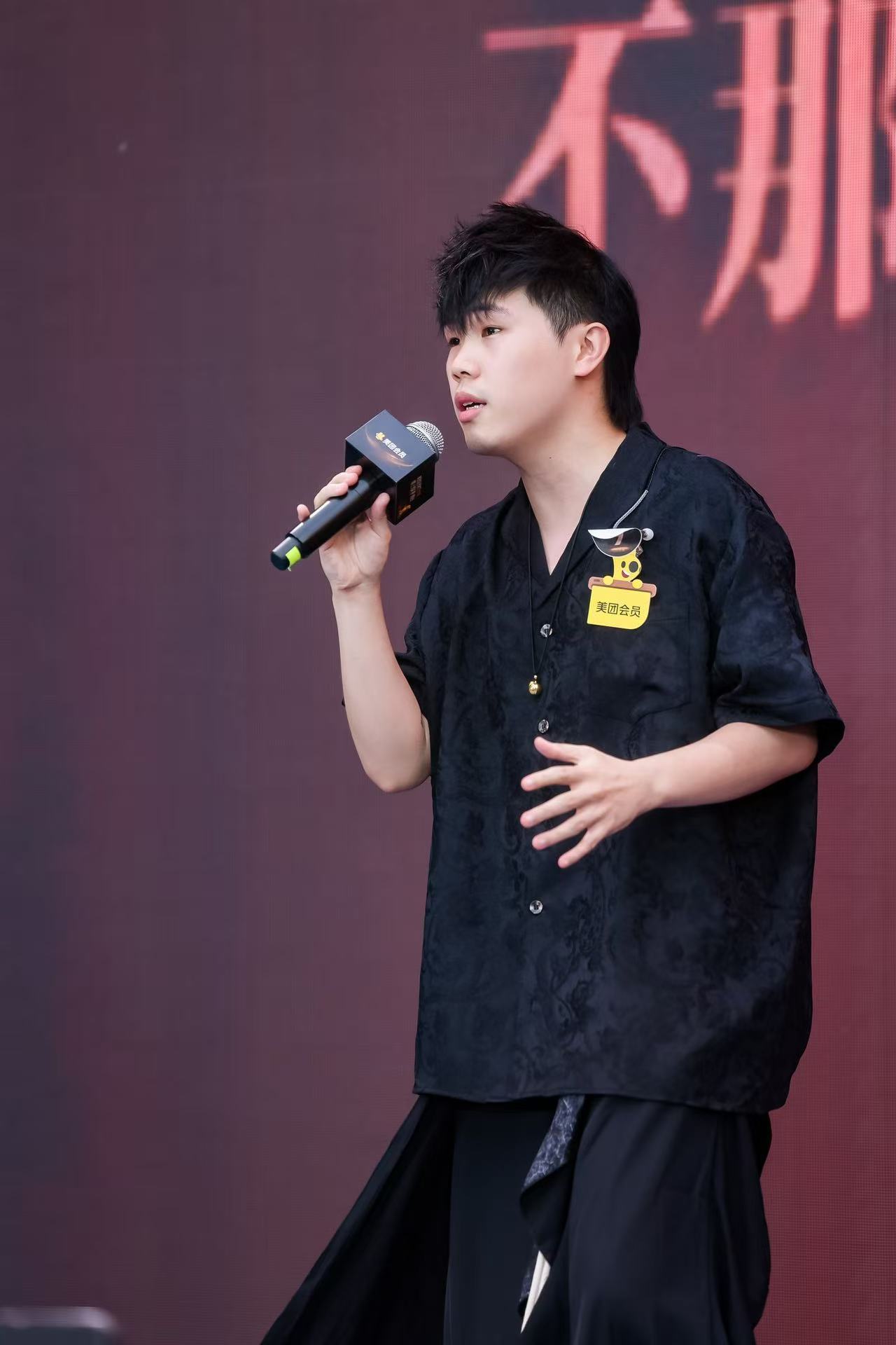 长沙人精神状态belike 长沙KTV大赛现状：人人人人我人人人人🙂↕️当地官
