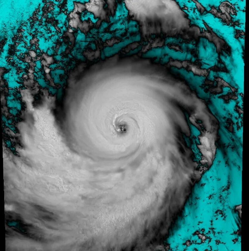 台风巴威登陆地点或有变都在说江浙沿海怎样怎样，其实更可怕是他北上之后残余云系和冷
