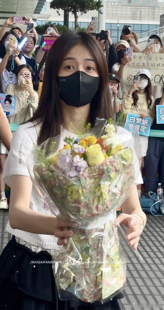 恋人怀中樱花草