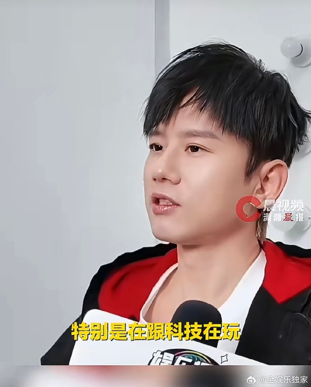 张杰称我会唱得比AI更好 张杰用行动证明，唱歌不止是音准节奏，更是灵魂与真心的传