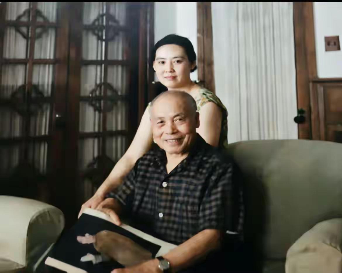 李宗仁在第二任老婆郭德洁病逝仅4个月后，他便娶了胡友松。当时李宗仁75岁，胡友松