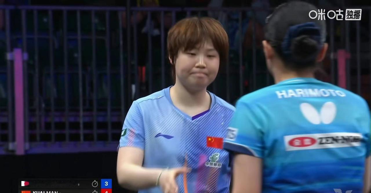 决胜局来了[奋斗]！
第六局蒯曼🇨🇳从 5-8奋起直追，追平又反超拿下该局！