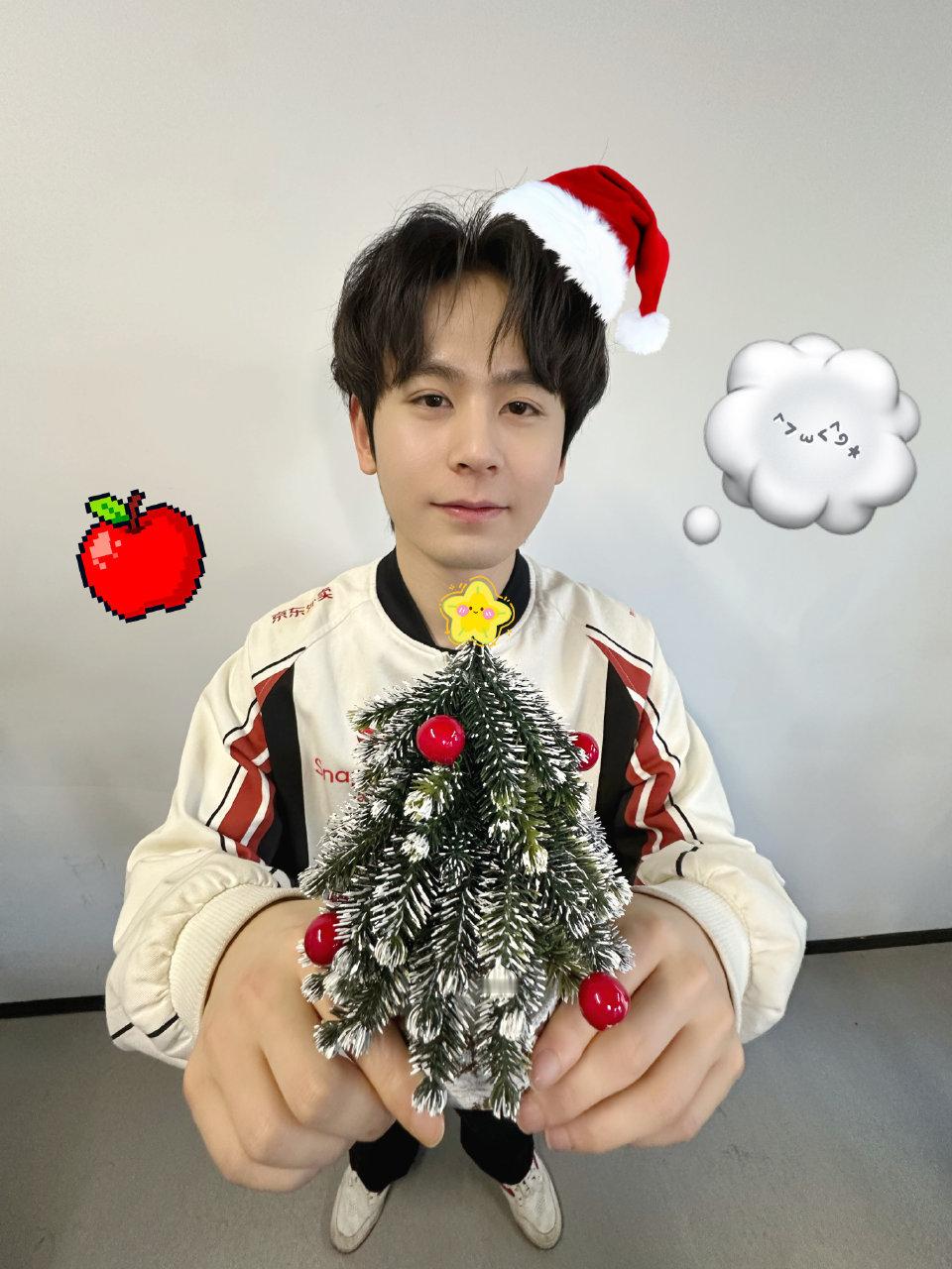 竞浪大会 🍑 心光自为引多远都无畏杨桃在此祝各位i7们平安夜快乐，平平安安，健