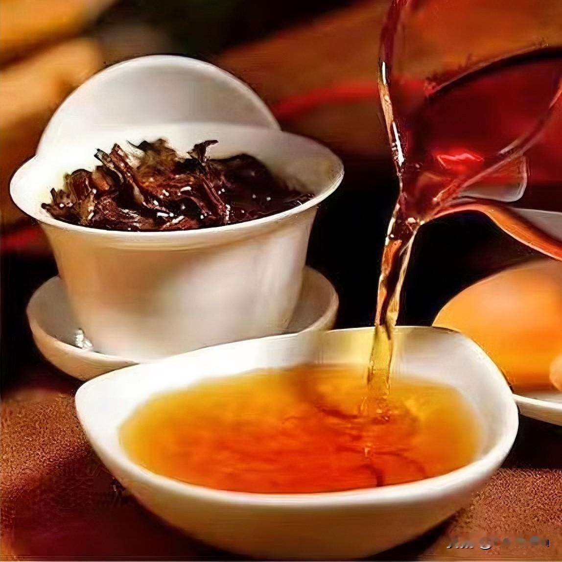 《茶候天心赋·汉赋体》
惟铜壶之如鼎兮，若洪炉之吐焰；沸水之如涛兮，犹沧海之腾烟