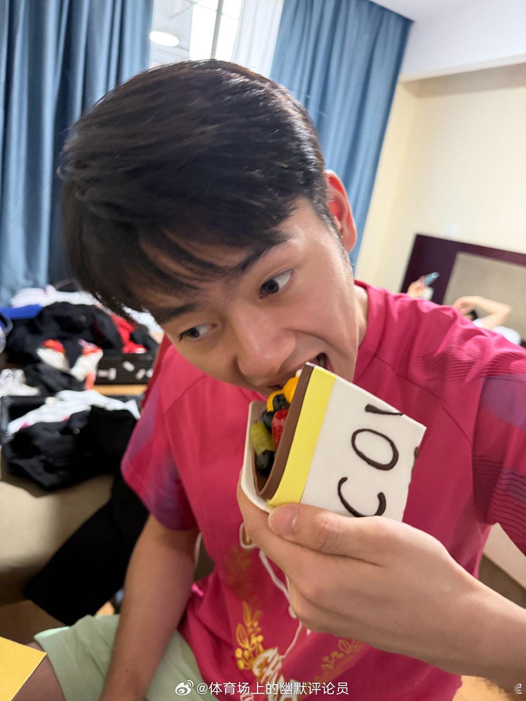 团踢5️⃣生日快乐🎂天天开心🥳训练加油继续努力 （