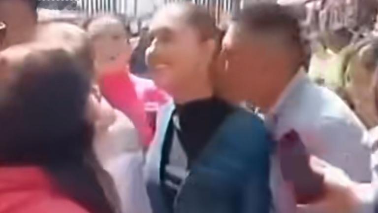 墨西哥总统辛鲍姆当地时间11月4日在墨西哥城国家宫附近遭一名男子贴身猥亵，该男子