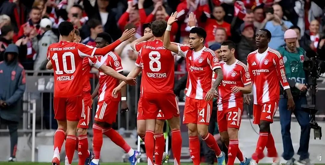 德甲赛场的悬念，在安联球场的欢呼声中提前四轮落下帷幕，拜仁慕尼黑用一场酣畅淋漓的