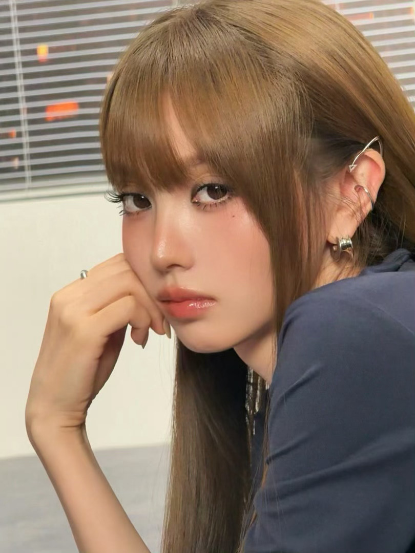 田曦薇真是美貌没上限，这几次的广告拍摄都无死角的美啊[爱慕] ​​​