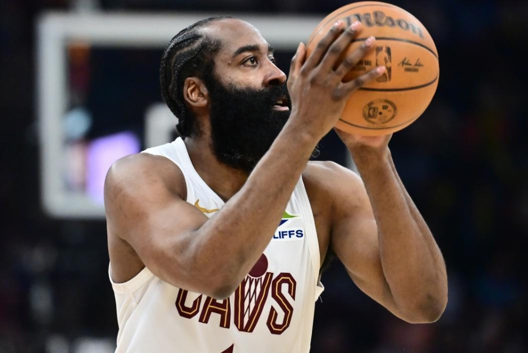 36岁，还能场均23.8分、7.8助攻，哈登到底还剩几分油？

哈登已经不是那个