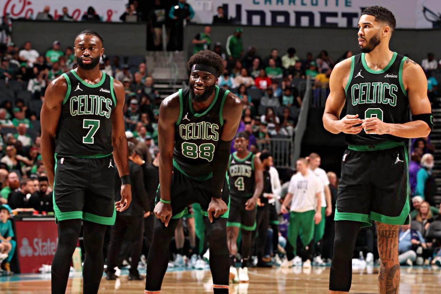 创造历史！昨天比赛首发中锋克塔成为了首位在NBA首发出场的葡萄牙籍球员！#凯尔特