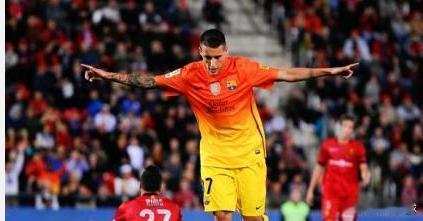 【巴萨青训天才租借葡超2年】北京时间7月17日，葡超豪门波尔图官方宣布巴萨前锋特