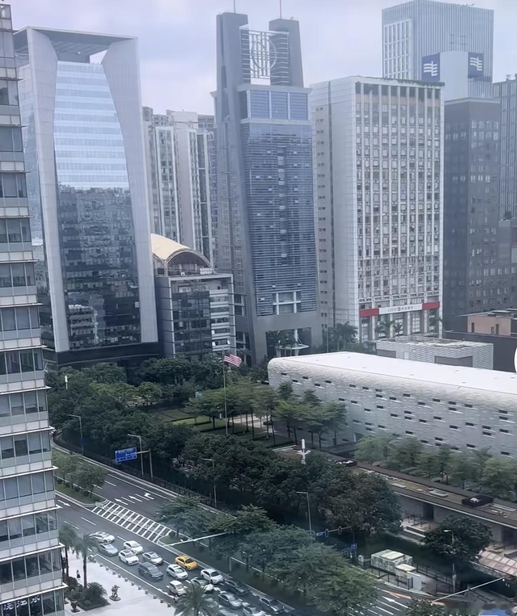 据说广州领馆的美签预约排号到了2027年6月，全国唯一一个能办美国移民签证的领事