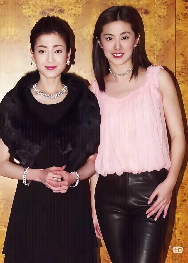 她俩长相和气质都十分相似！王祖贤 宫泽理惠 明星