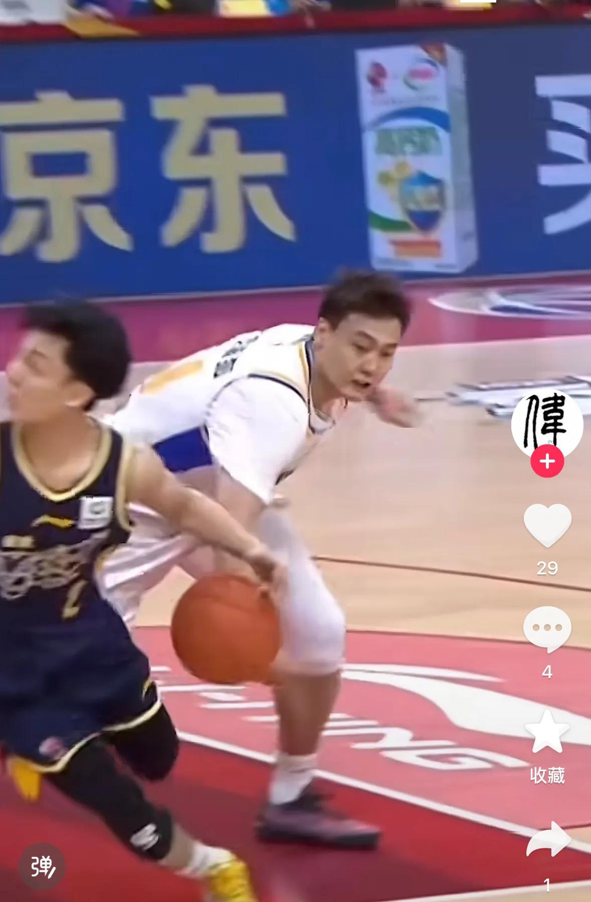 赵睿打得比任何人都卖力[尬笑]，最后徐杰拿到那个篮板球都差点被他捅走了[吐血]！