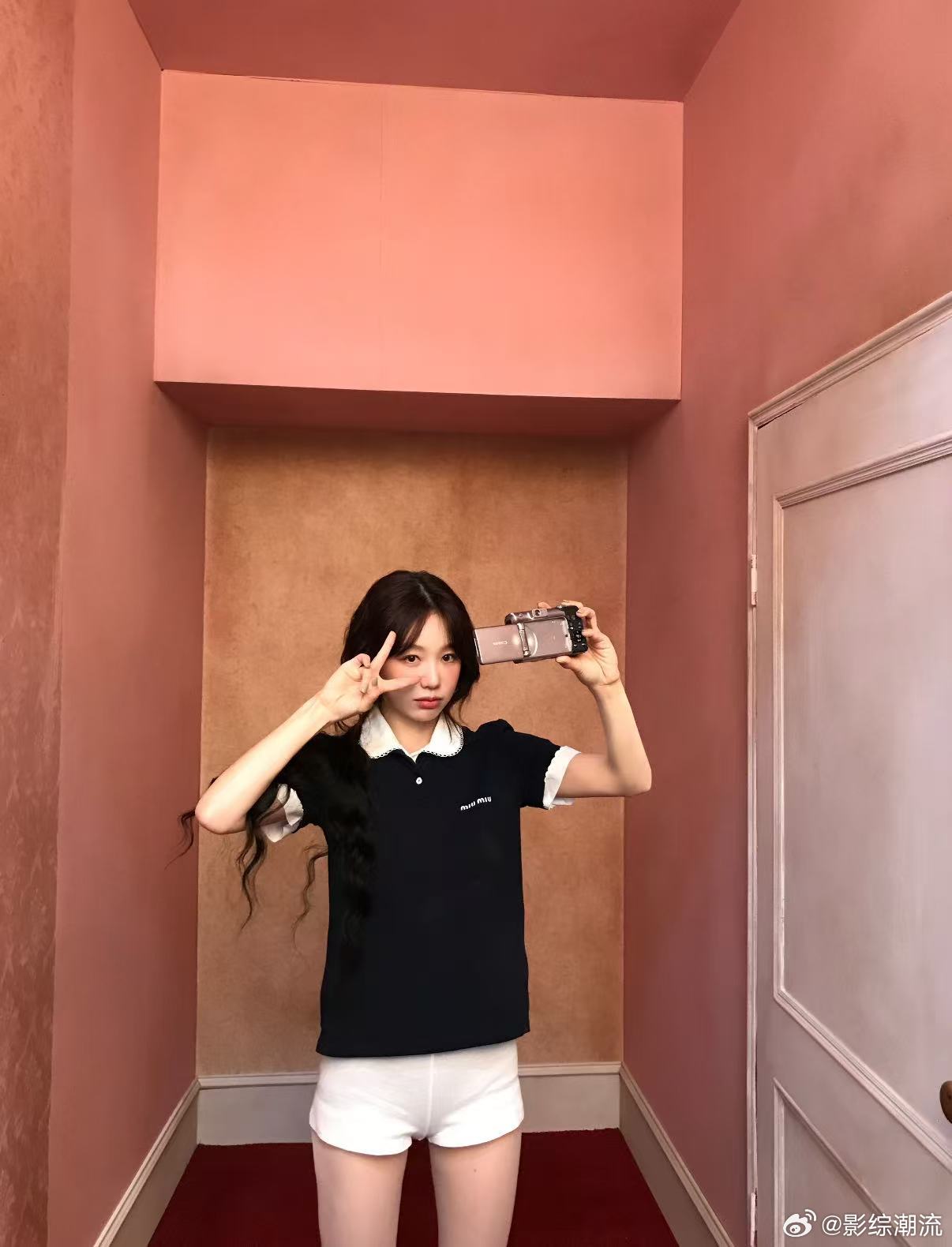 徐梦洁乘风自我介绍徐梦洁对镜子演练自我介绍 看到徐梦洁对镜演练自我介绍的画面，忍