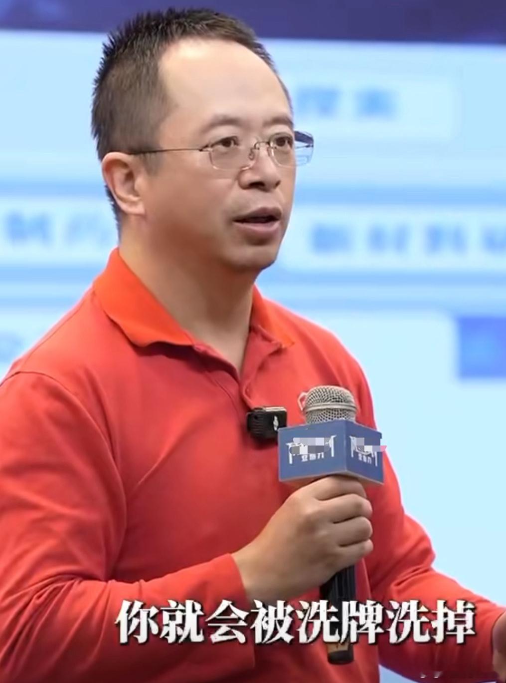 周鸿祎谈搞流量目的  现在的确是的，互联网发展下来，大家都比较追求流量化了，反倒