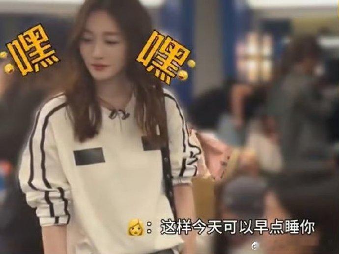 李小冉洗头前也做心理建设 谁能想到优雅姐姐，也要和洗头这件事反复拉扯，太真实了！