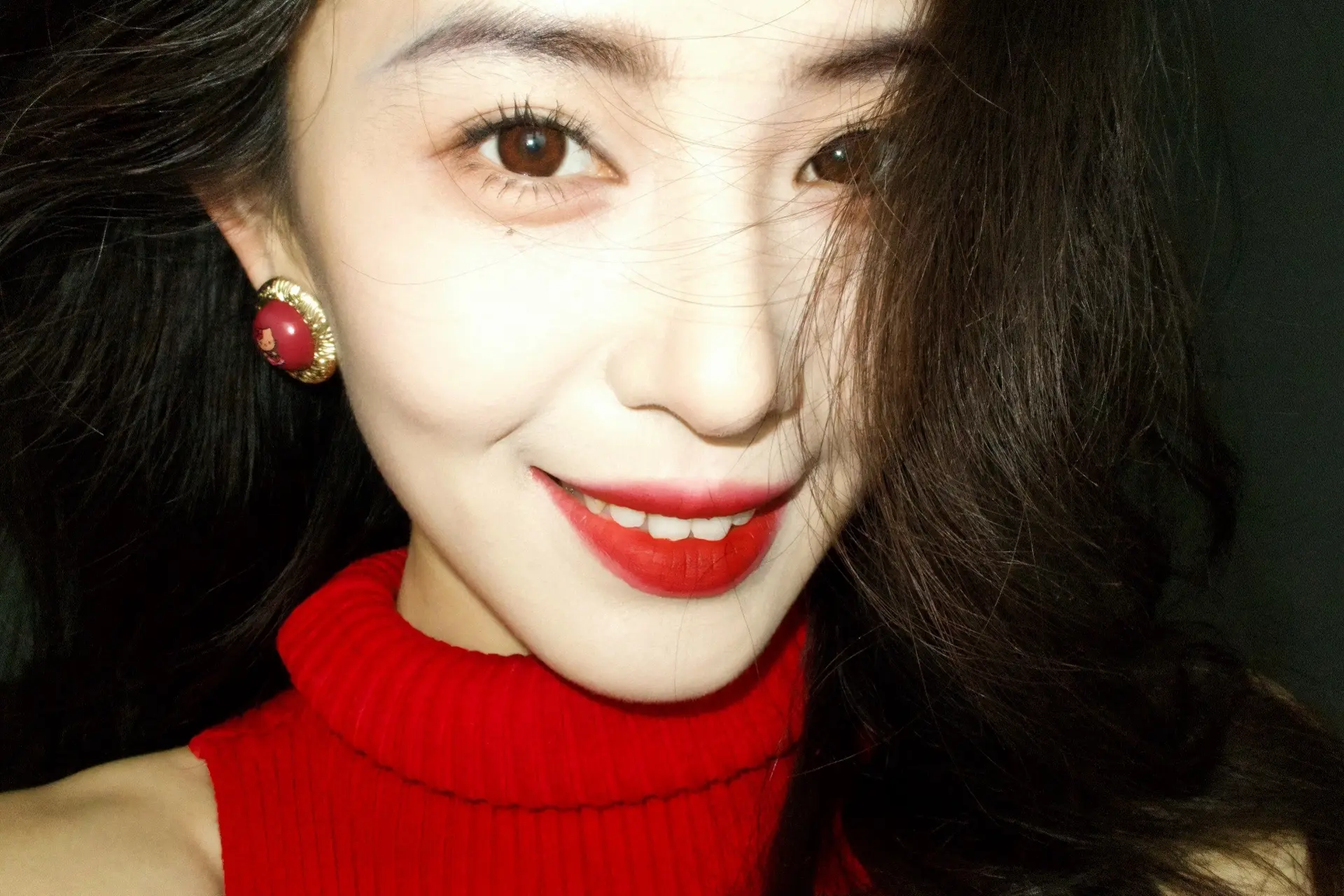 港感淡妆就这么水灵灵得美了。