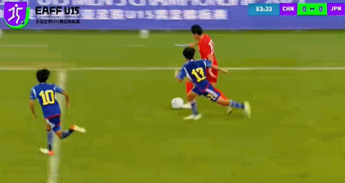 u15我们的球员感觉比对方高大不少！
u15的日本、韩国队身高身体明显小一圈，不