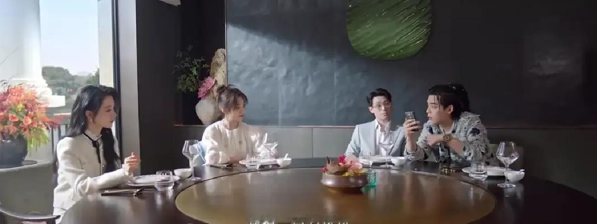 32集预告：全村堵门讨债！
 
马念媛信了母亲一句话：只要认识有钱人，钱就能生钱