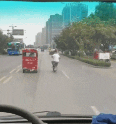 大家不要笑
嘲笑低能儿是很无耻的行为