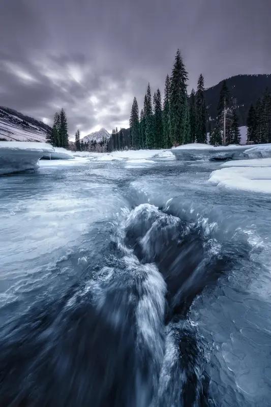 你如何看待努力在成功中的作用? 努力在成功中太重要了。虽说选择很关键，选对方向能